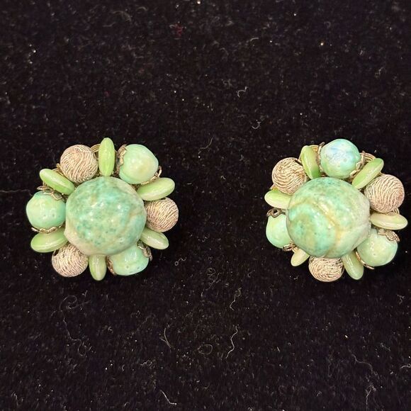 Hobe Vintage Green Clip On Earrings - Picture 5 of 5